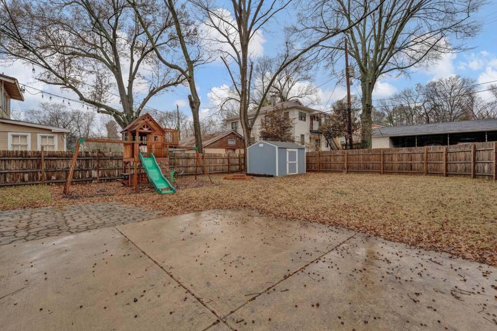 Exquisite Two-story Located In Midtown Memphis